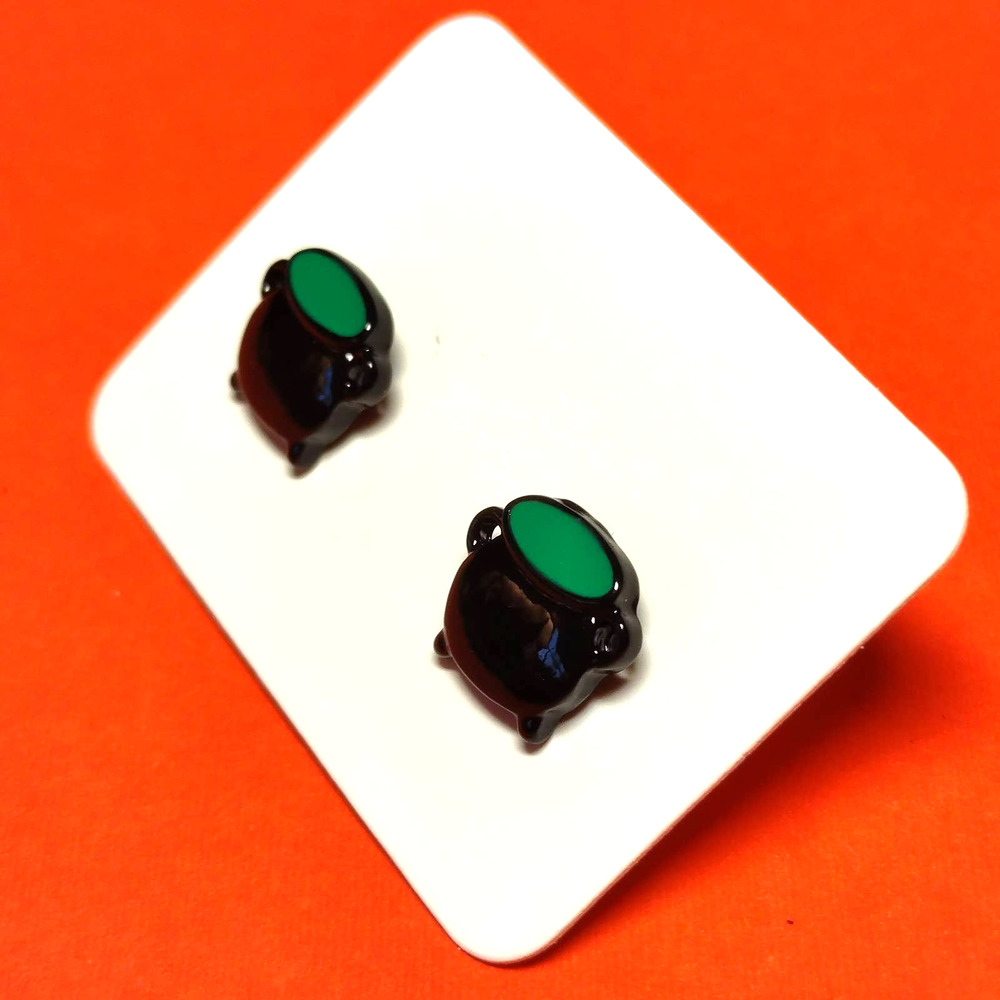 #41 PICK TWO PAIRS HALLOWEEN EARRING NEW BLACK WITCHES CAULDRON - Picture 2 of 8